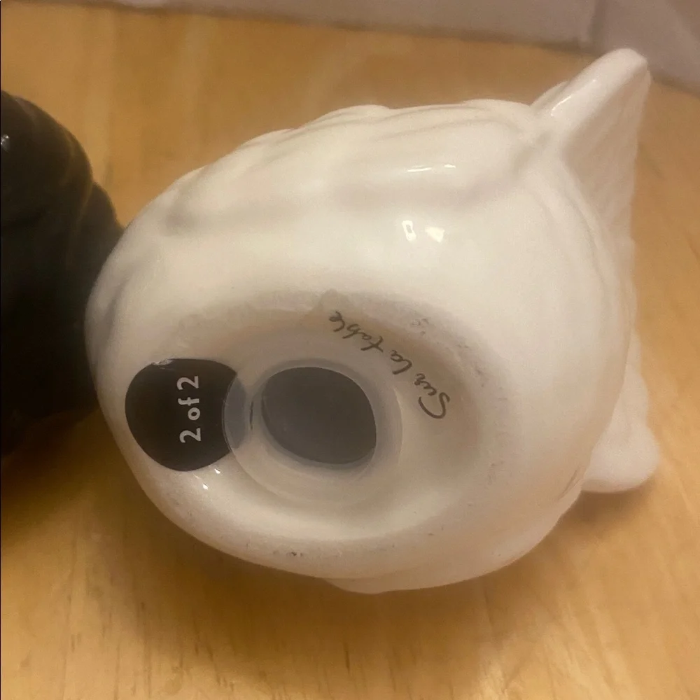 Sur la Table Ceramic Rooster salt & pepper Figurines - NWT